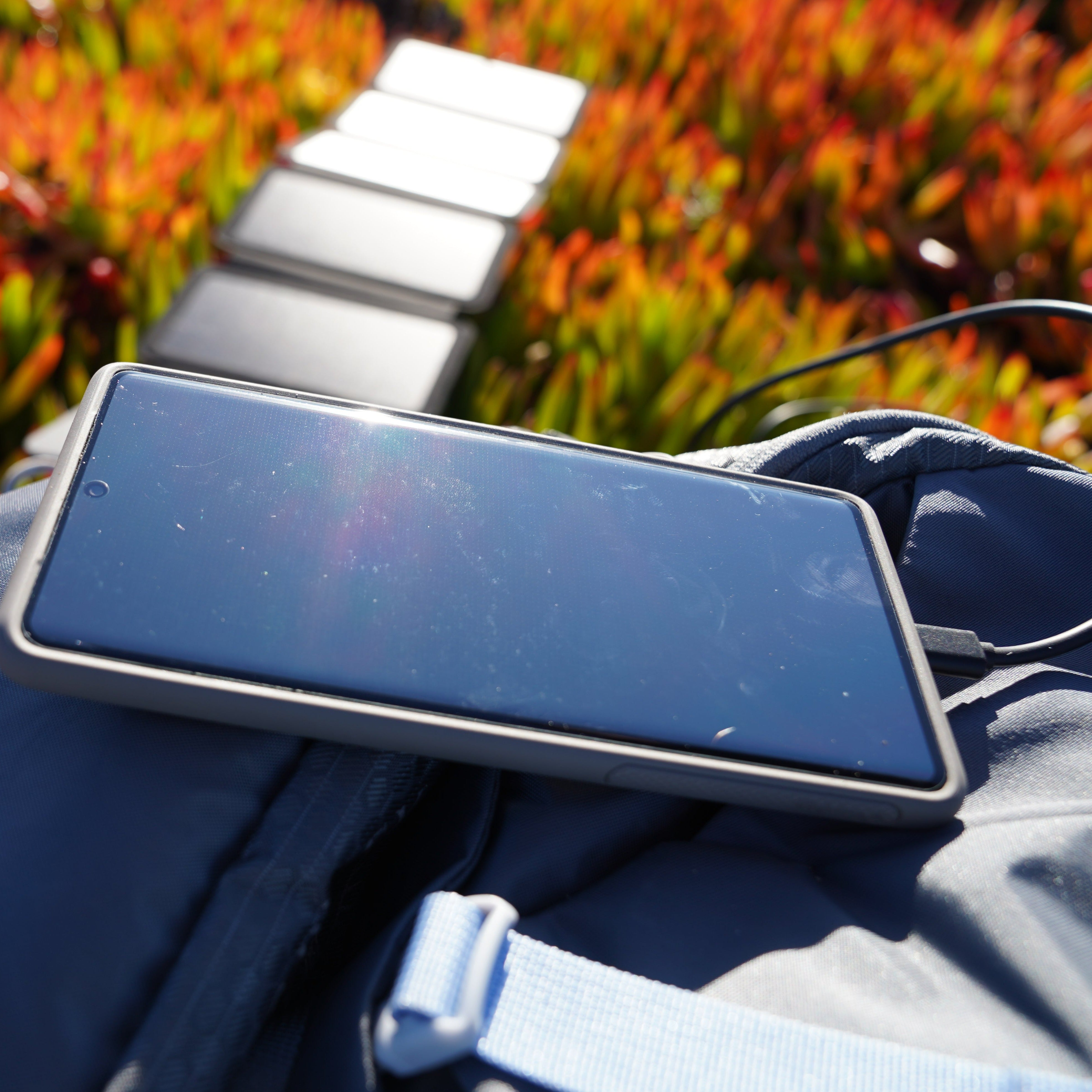 Outerland™ UrbanPak - 10W 4-Panel Portable Solar Charger