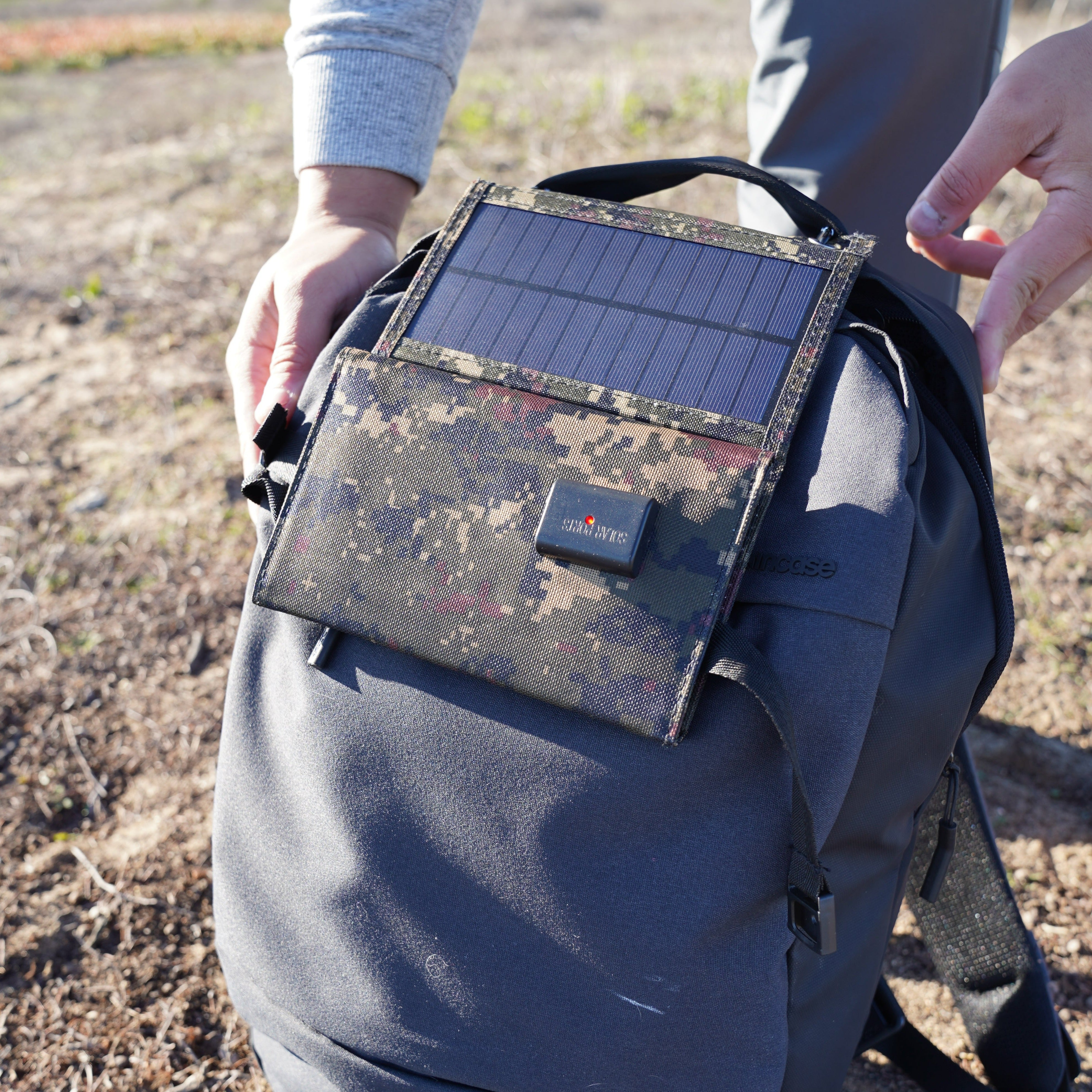 Outerland™ UrbanPak - 10W 4-Panel Portable Solar Charger