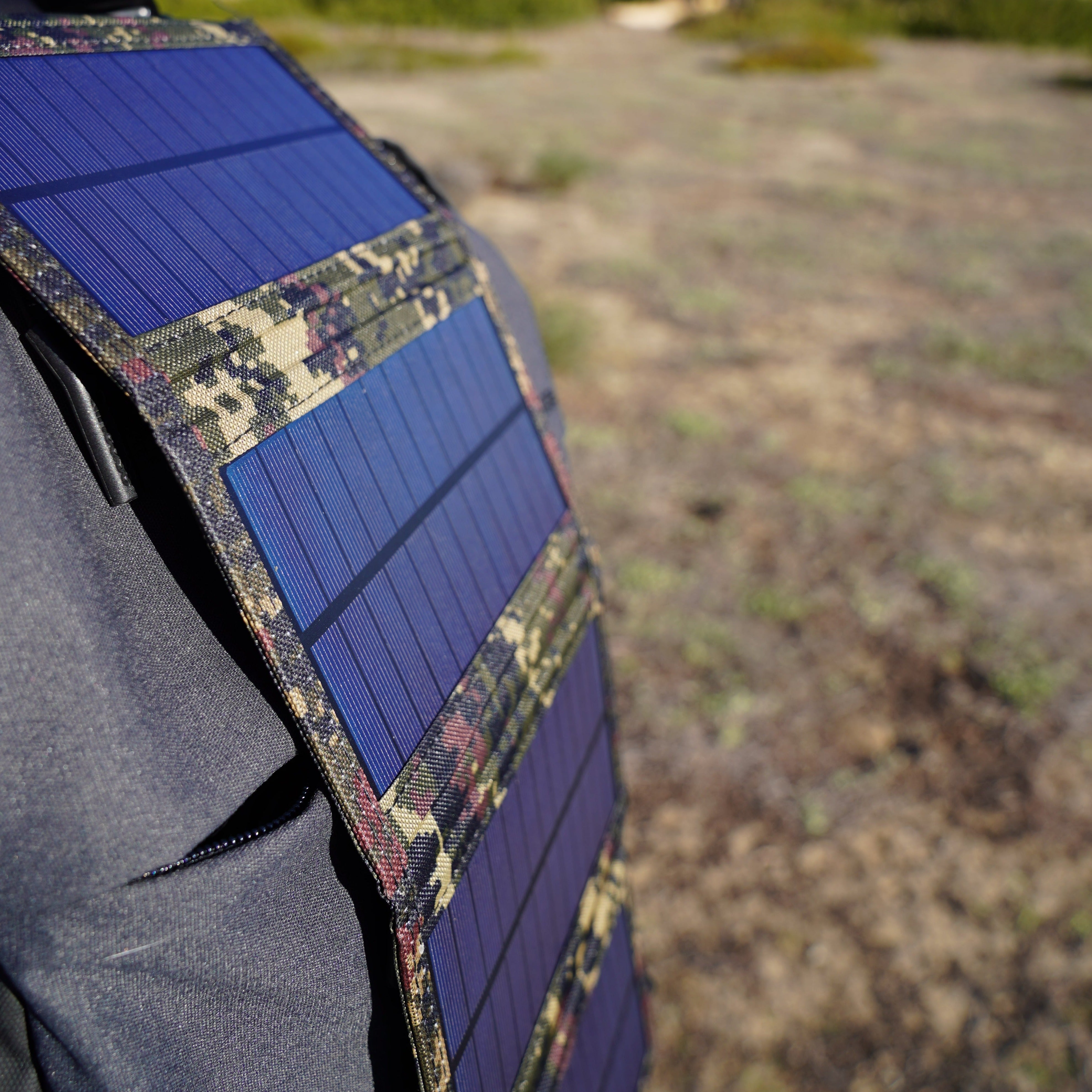 Outerland™ UrbanPak - 10W 4-Panel Portable Solar Charger