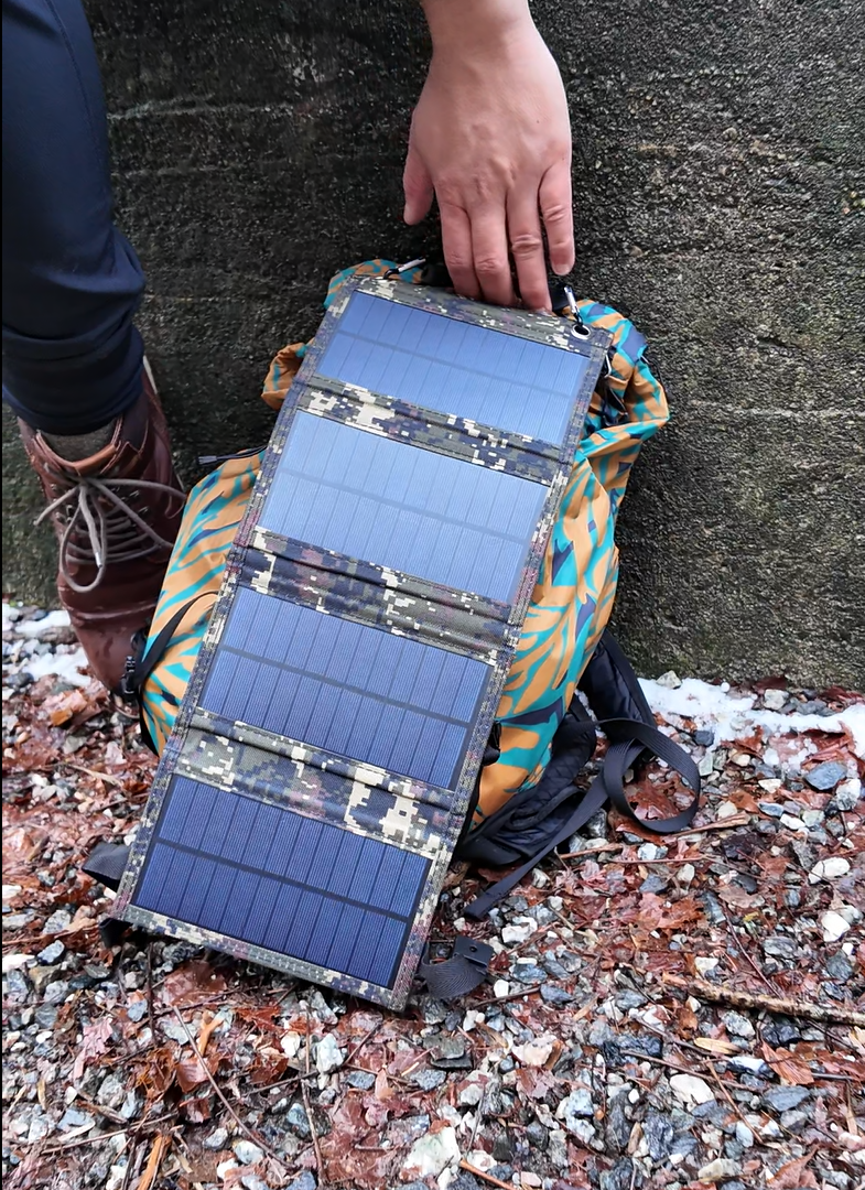 Outerland™ UrbanPak - 10W 4-Panel Portable Solar Charger